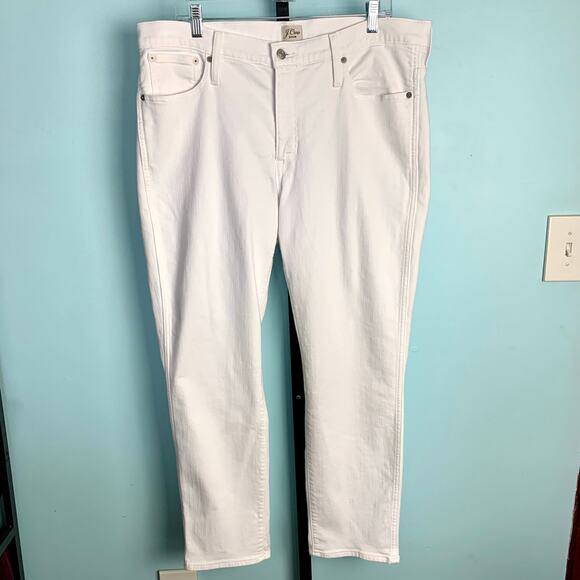 J. Crew 9" Vintage Straight Jean in White Wash Denim Size 33 - Picture 2 of 8